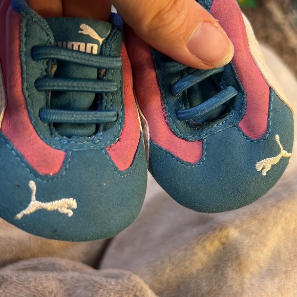 Puma Baby Suede slip on shoes size 1 - Picture 3 of 7